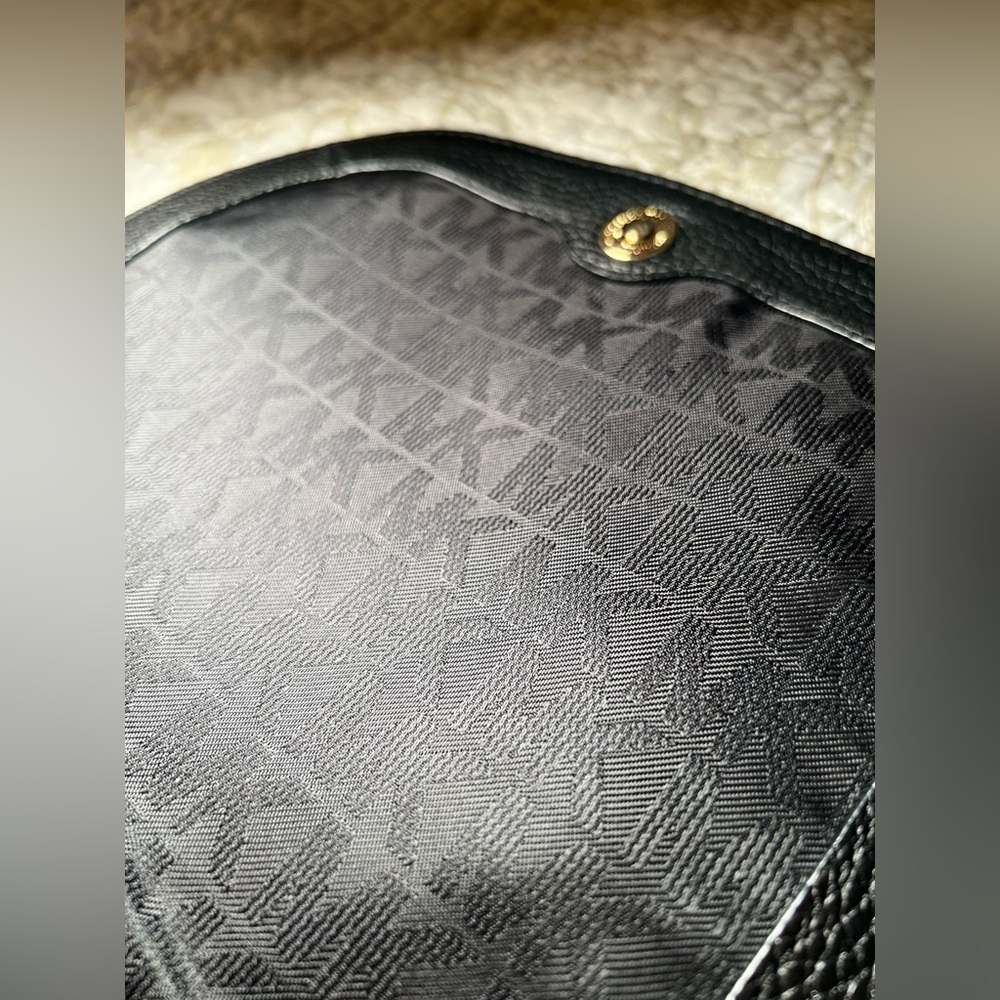 Michael Kors Leather Bedford Flap Crossbody Saddle Bag, Minimalist Quiet Luxury - Picture 9 of 15